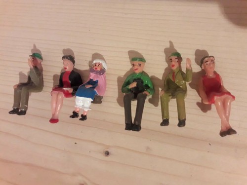 Konvolut sitzende figuren - konvolut,