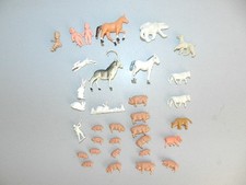 33 alte Kunststoff-Figuren