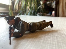 Soldat liegend mit Gewehr -